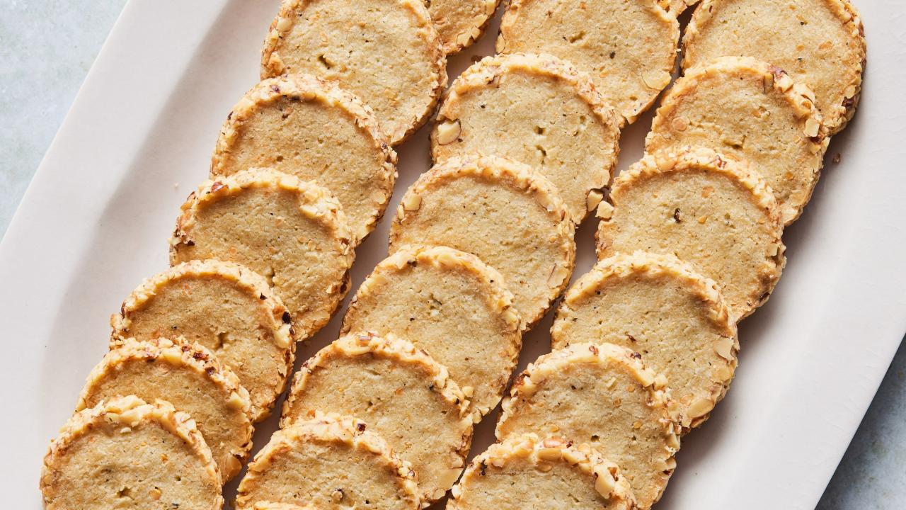 Blue Cheese & Walnut Crackers