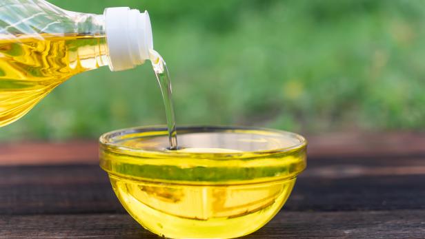 Canola vs. Vegetable Oil: What’s the Difference?