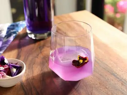 Grapefruit G&T as seen on Valerie's Home Cooking, Season 14.