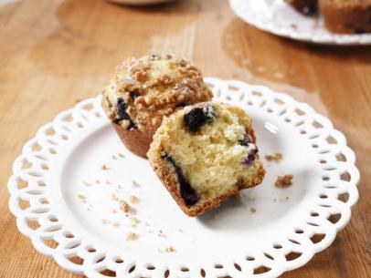 Katie Lee Biegel's Blueberry Streusel Muffins Beauty, as seen on The Kitchen, Season 36.