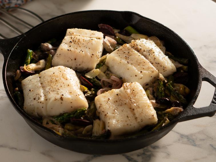 One Pan Cod With Asparagus Artichoke Hearts And Olives Recipe