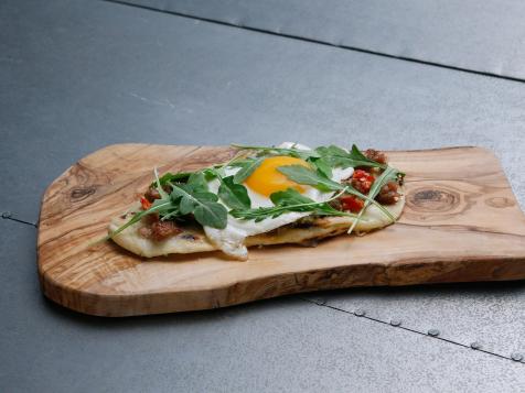 Grilled Pizzettas with Sausage, Egg and Stracchino