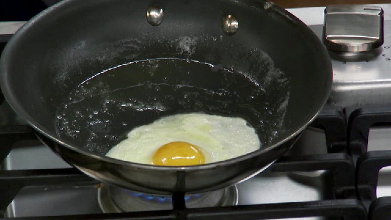 How to Make Eggs Over Easy the Geoffrey Zakarian Way