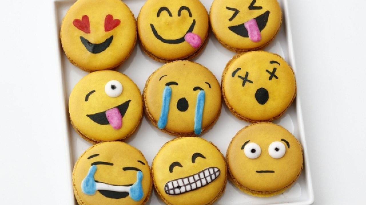 Lindsay's Emoji Macarons