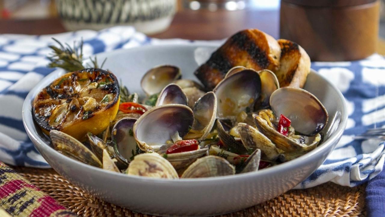 Steamed Clams with Lemons