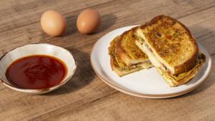 Masala Omelet Sandwich