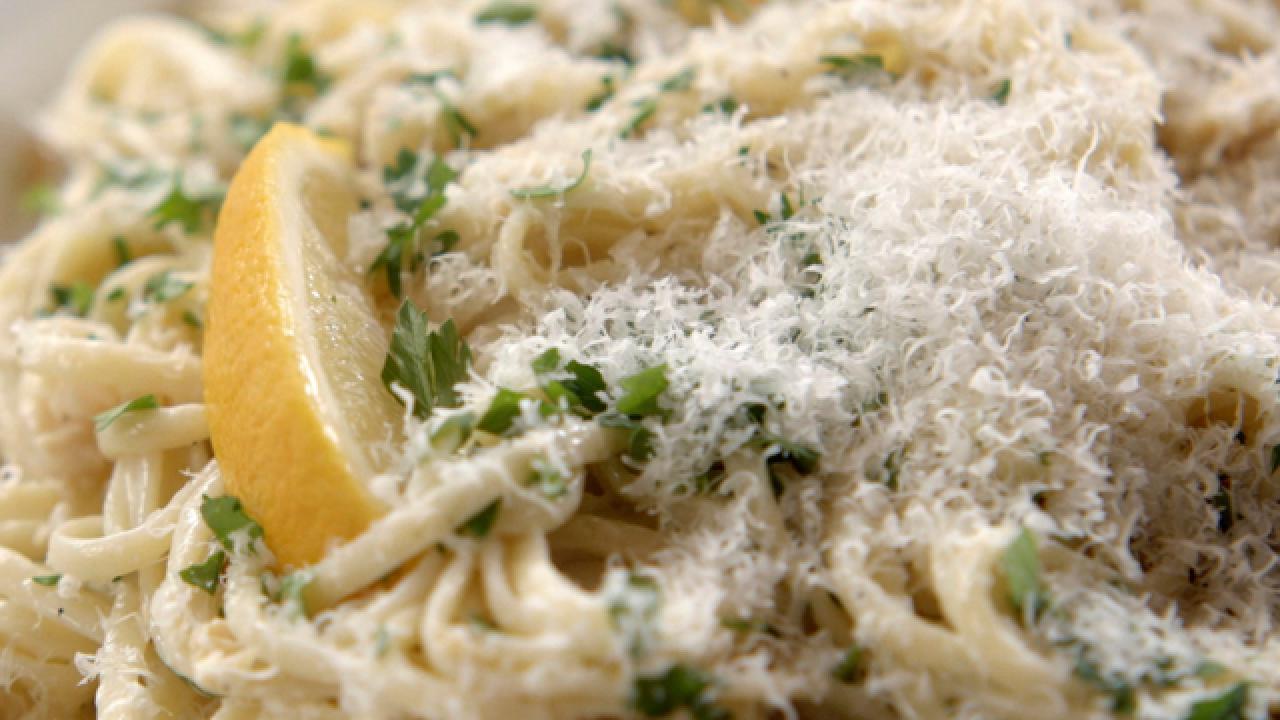 Ree's Linguine With Clam Sauce