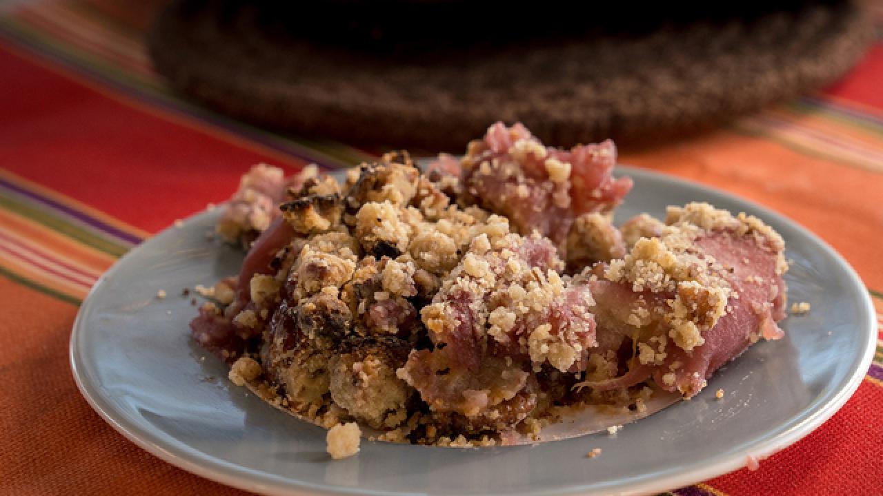 Apples with Pecan Crumble