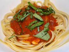 Sometimes there’s no time to whip up a batch of homemade tomato sauce. We checked out some of the popular supermarket tomato sauces -- Rao's, Newman's Own, Trader Joe's, Prego and Barilla -- to see how they measured up.