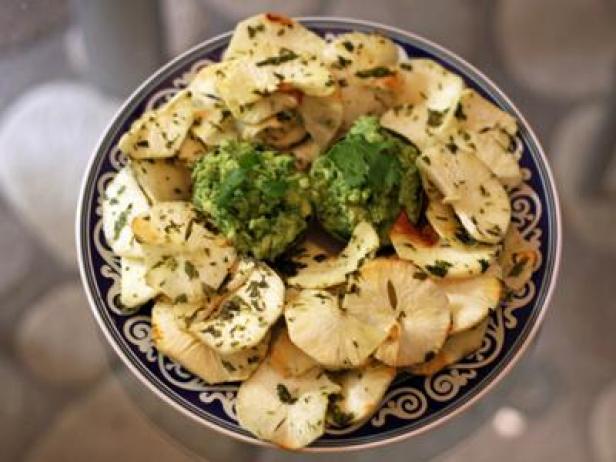 Herb Mesa's Yucca Chips with Guacamole