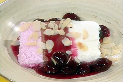 Neapolitan Ice Cream with Cherry Sauce-image