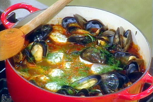 Cioppino: A Fine Kettle of Fish Recipe | Rachael Ray | Food Network