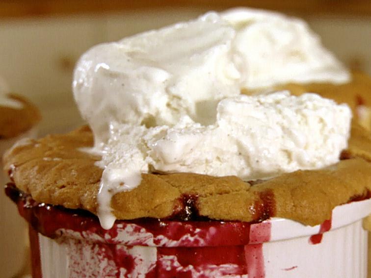 Berry Cookie Cobbler Recipe Sandra Lee Food Network