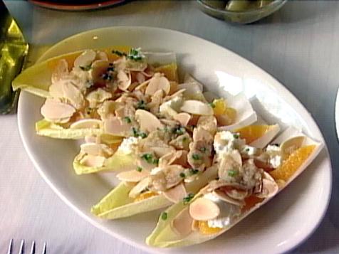 Edivias Con Brana, Naranjas y Almendras Endives with Oranges, Almonds and Goat Cheese