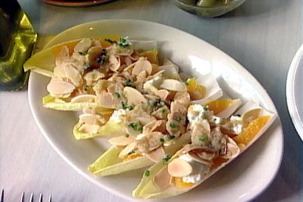 Edivias Con Brana, Naranjas y Almendras Endives with Oranges, Almonds and Goat Cheese image