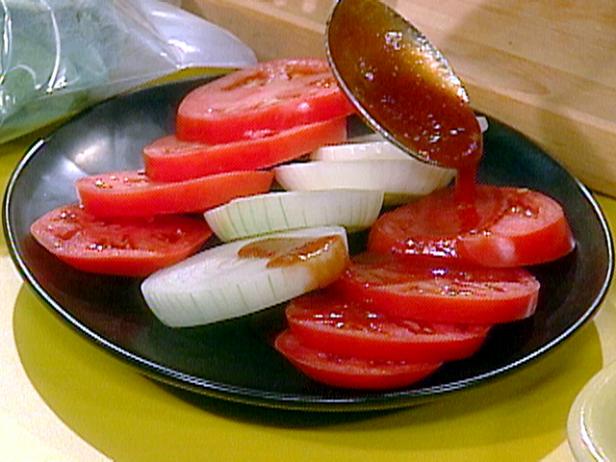 Interaktion mus billede Tomato and Vidalia Onion Salad with Steak Sauce Dressing Recipe | Rachael  Ray | Food Network