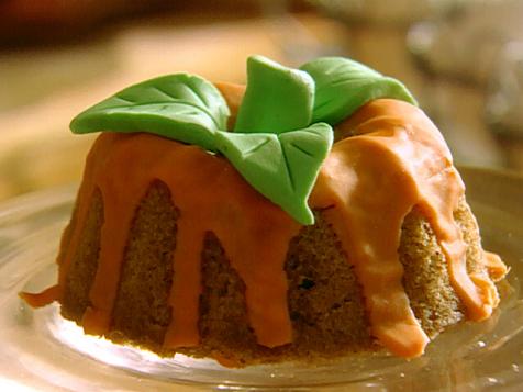 Mini Pumpkin Spice Cakes with Orange Glaze