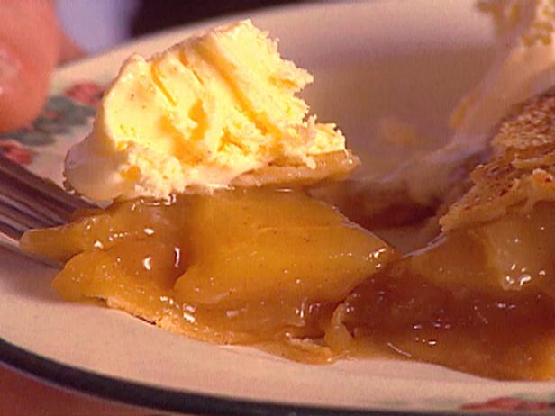 Traditional Apple Pie image