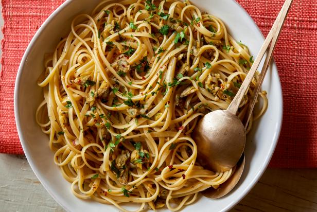 linguini with clam sauce recipe rachael ray food network linguini with clam sauce recipe rachael ray food network