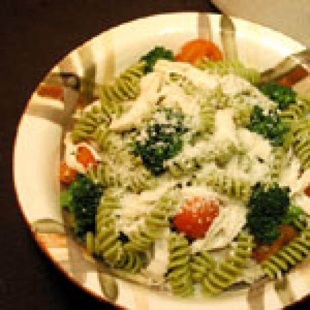 Chicken, Broccoli, and Cherry Tomato Fusilli image