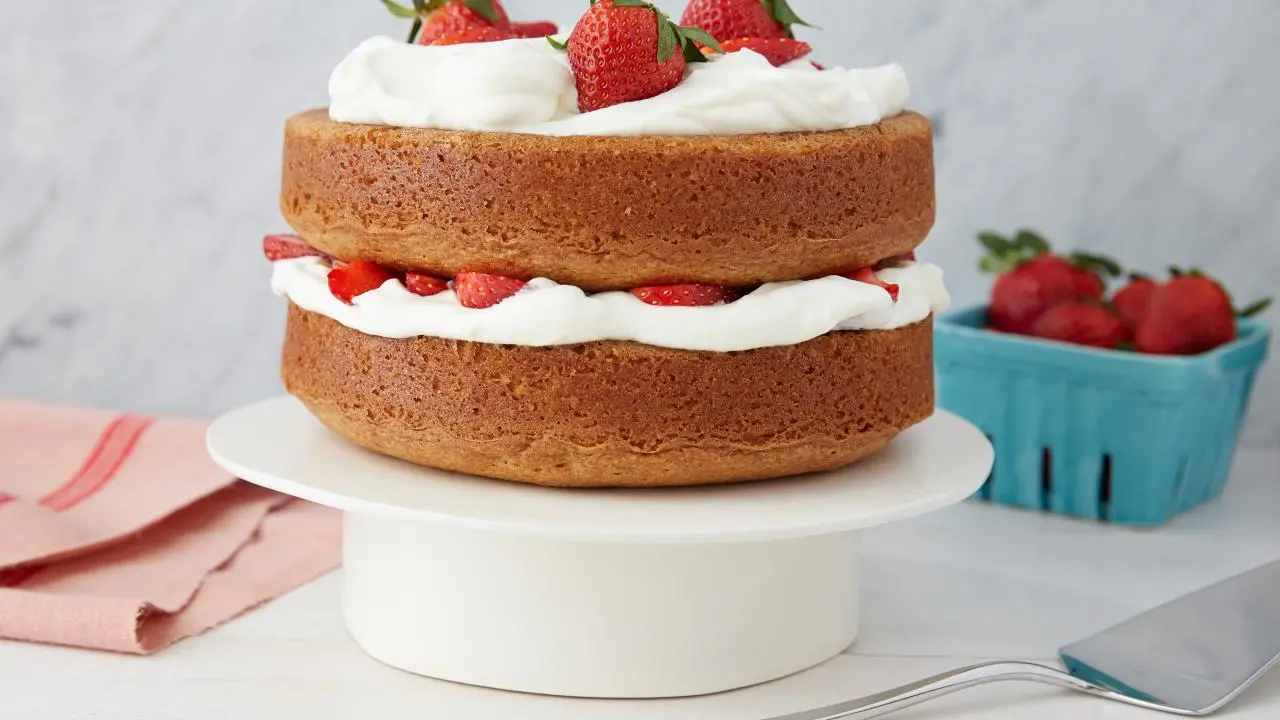 Strawberry Country Cake