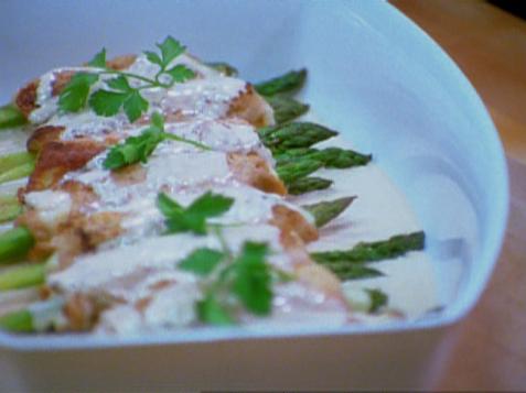 Veal Scaloppine with Asparagus and Chanterelle Cream Sauce