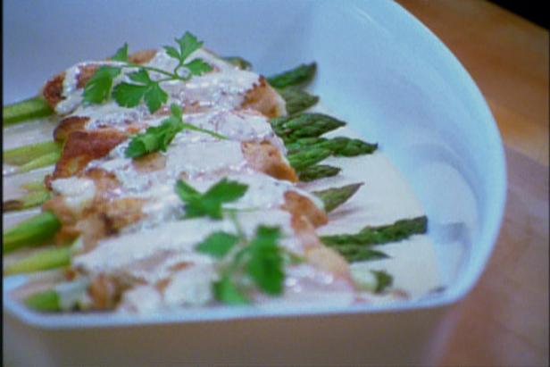 Veal Scaloppine with Asparagus and Chanterelle Cream Sauce image