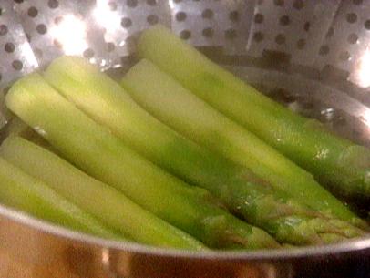 Steamed Asparagus Recipe | Alton Brown | Food Network
