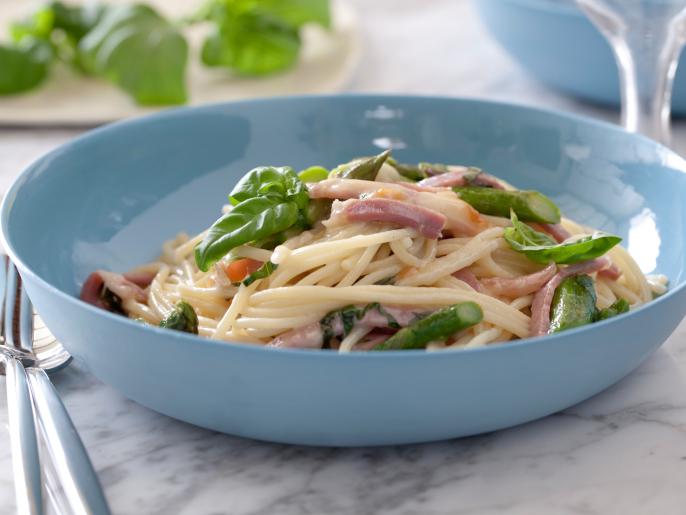 Spaghetti with Asparagus, Smoked Mozzarella and Prosciutto Recipe ...