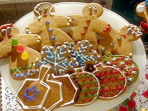 Gingerbread People Holiday Cookie Projects: White Snowflakes, Dreidel Trios and Ornaments