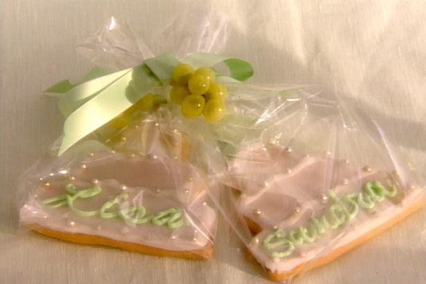 Wedding Cake Place Cards