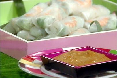 Shrimp Spring Rolls With Peanut Dipping Sauce Recipe Food Network