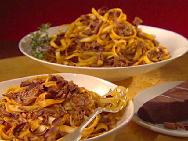 Short Ribs with Tagliatelle Recipe | Giada De Laurentiis | Food Network