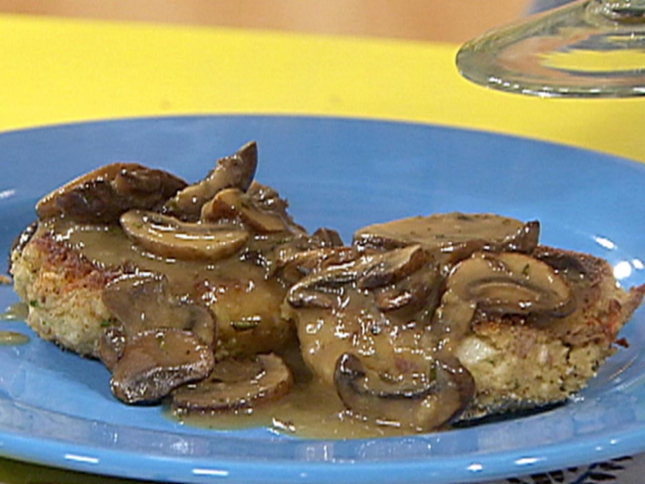 Turkey Chops with Mushroom Gravy Recipe