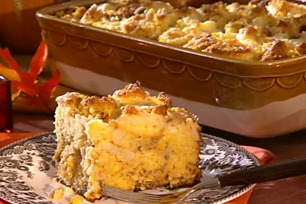 Sandra's Cornbread Dressing Recipe | Sandra Lee | Food Network