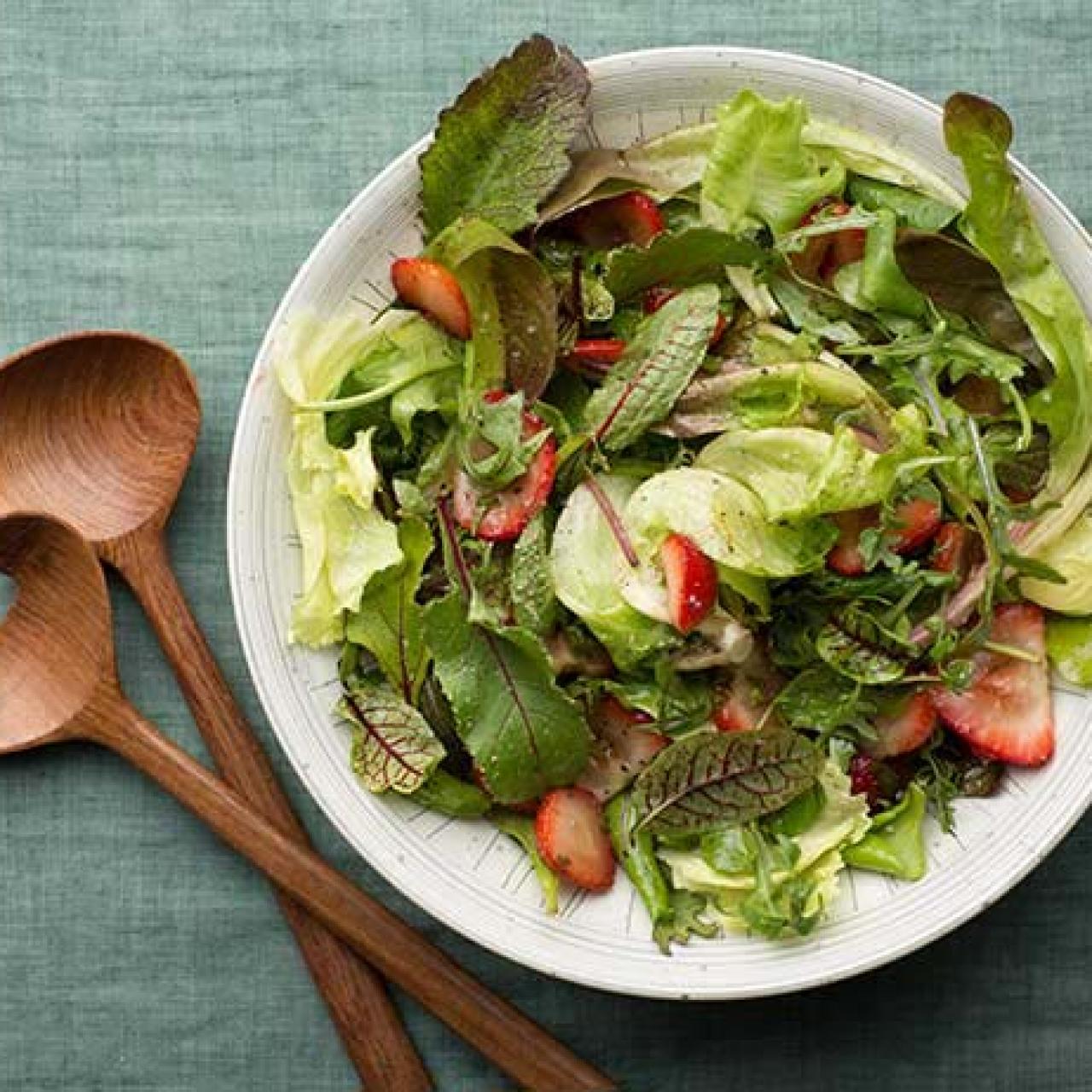 Mixed Green Salad with Berries and Strawberry Balsamic Dressing
