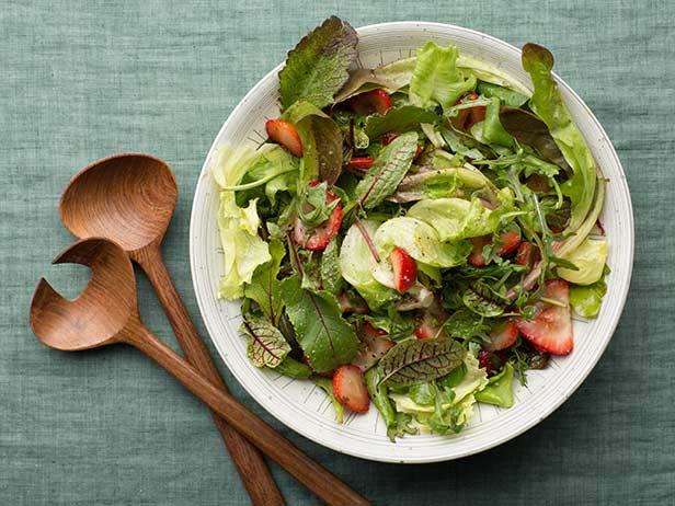 Basic Green Salad with Vinaigrette