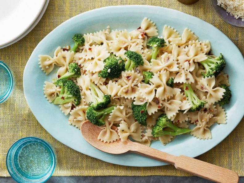 Cooking Channel 
Giada De Laurentiis 
Farfalle Broccoli
Easy Everyday Pastas