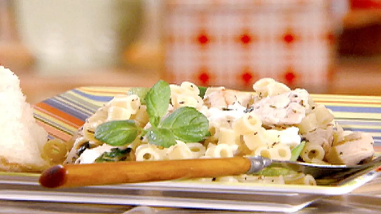 Greek Pasta Salad with Chicken