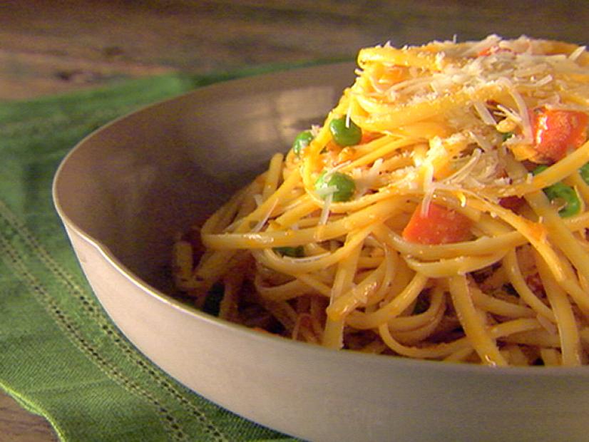 Pasta with Tomato and Peas Recipe Giada De Laurentiis Food Network