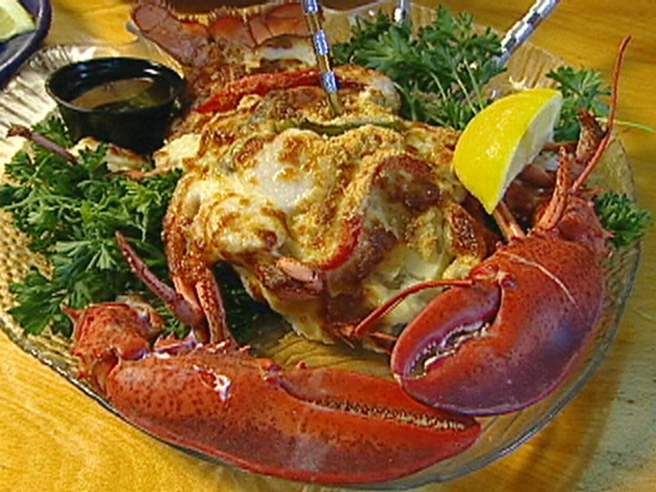 https://food.fnr.sndimg.com/content/dam/images/food/fullset/2006/8/16/0/ry0213_lobster1.jpg.rend.hgtvcom.1280.960.suffix/1371584141955.jpeg