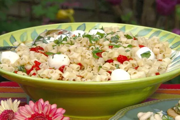 Pasta Salad with Roasted Red Peppers and Basil with White Balsamic ...