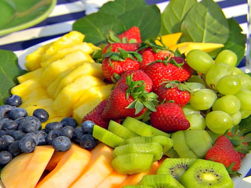 how to cut cantaloupe for fruit platter