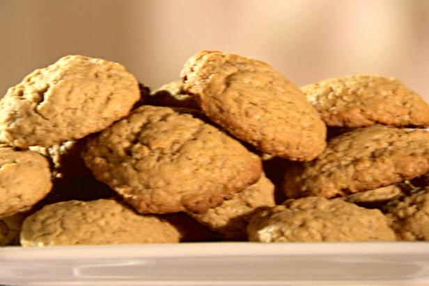 Oatmeal-Rum Cookies image