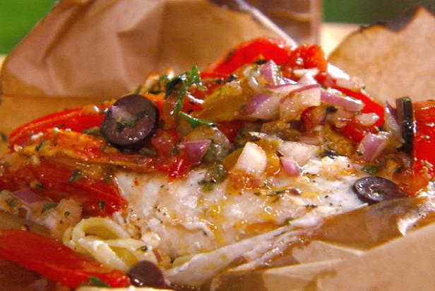 "Lunchbag" Swordfish with Mediterranean Tomato Sauce and Linguini