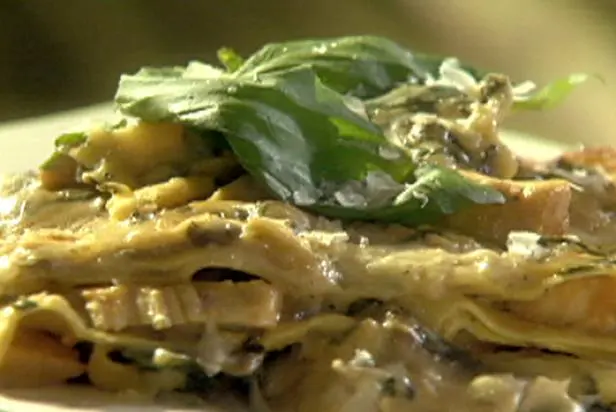 Chicken, Mushroom and Spinach Alfredo Lasagna - Food Network