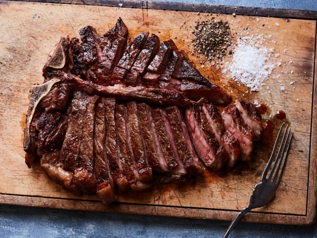 Cooking t bone 2025 steak in pan