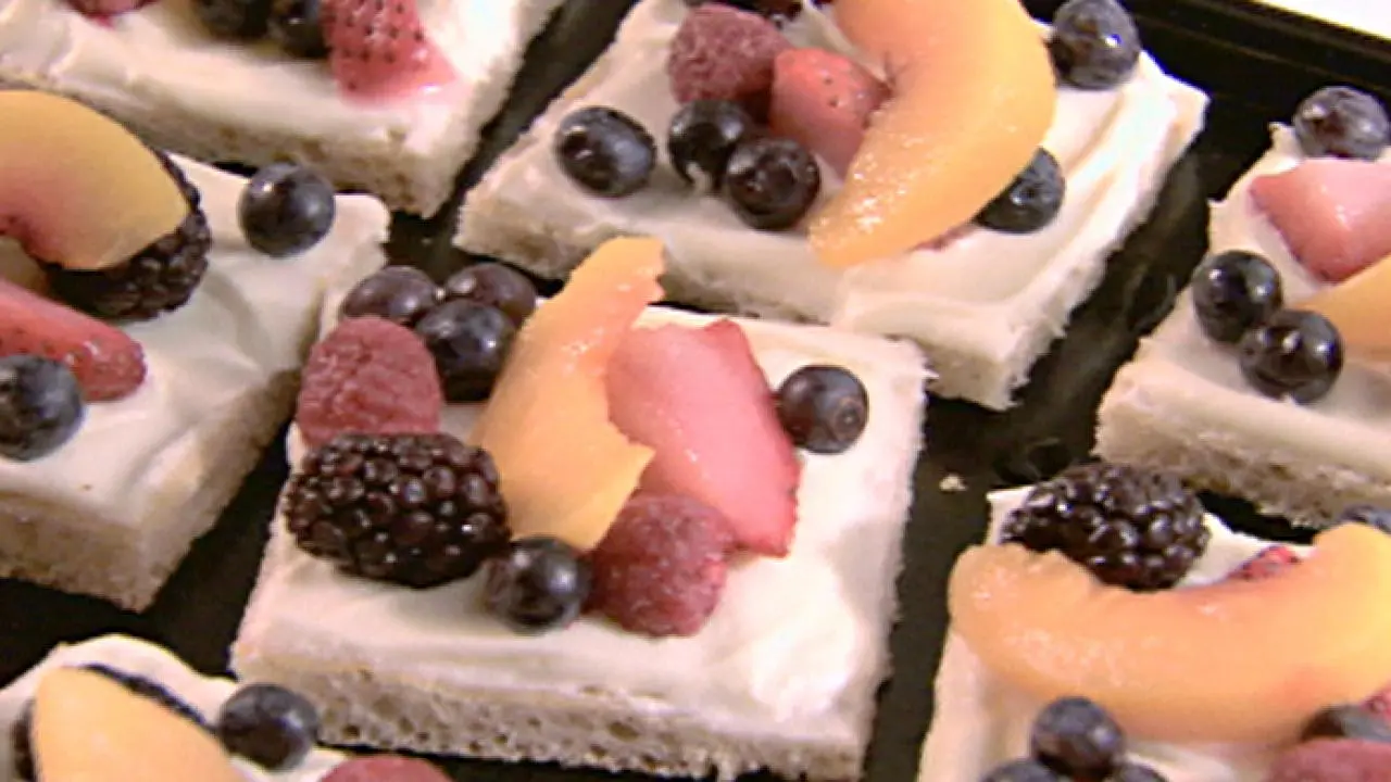 Sandra's Fruit Pizza