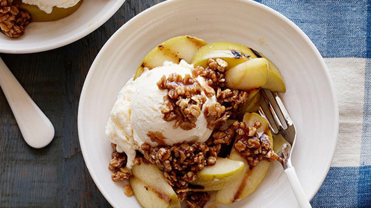 Grilled Apple Crumble