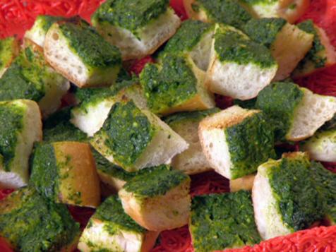 Green Gobble-'Ems Garlic Bread Chunks